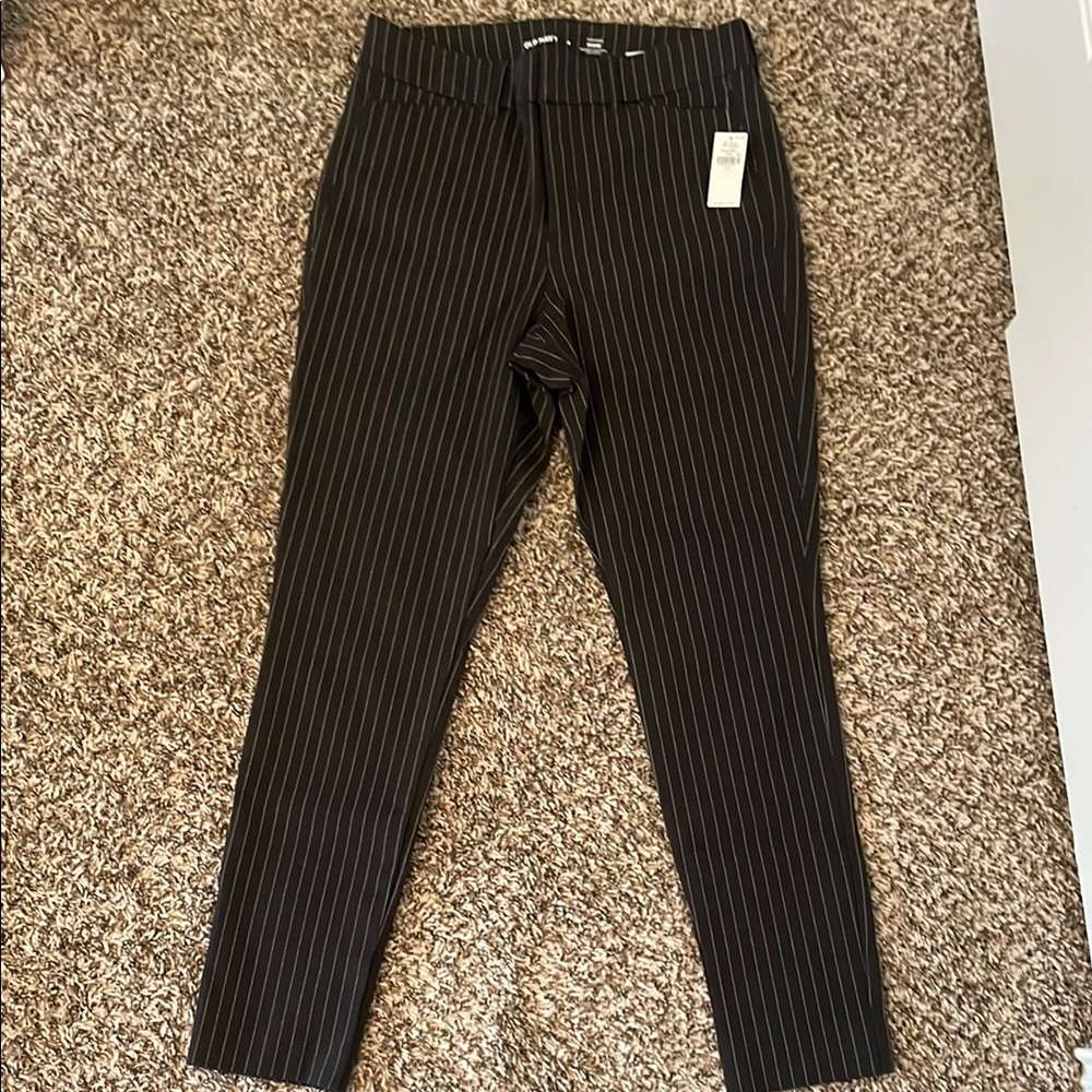 Old Navy Women’s Black Pinstripe Pixie Pants Size 4